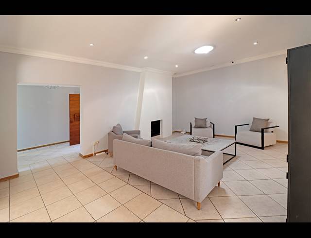 4 BEDROOM HOUSE FOR SALE IN HURLINGHAM
